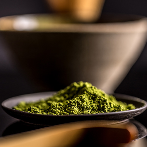 Matcha A-tól Z-ig. Mi ez a tea, milyen az íze és miért érdemes inni?