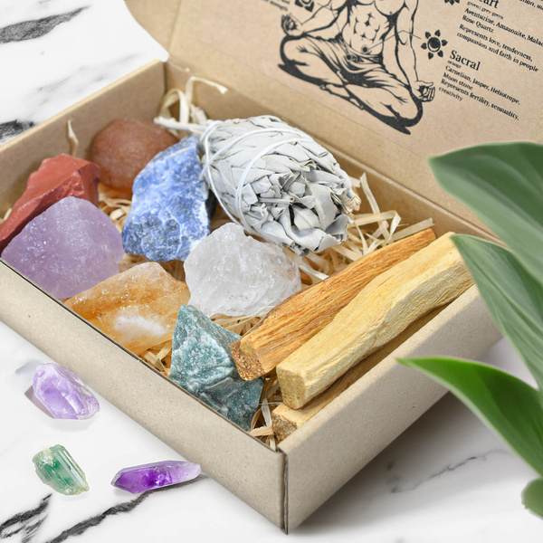 Természetes kövek, kristályok és füstölők készlete - ezotéria, jóga, meditáció