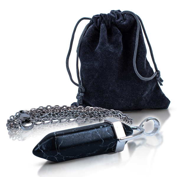 Fekete türkizzel medál tasakban + lánc