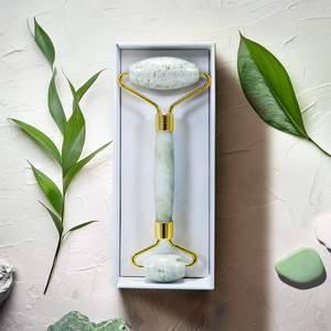 Arcmasszírozó - jáde